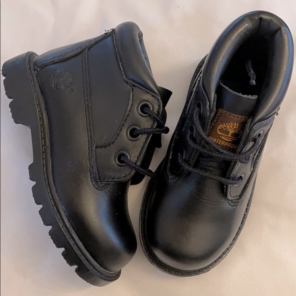 TIMBERLAND BLACK CHUKKA BOOTS. NEW